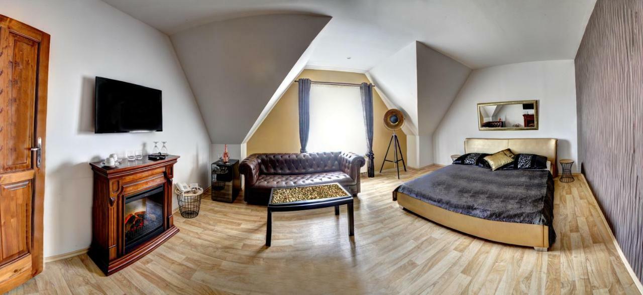 Penzion Tillerova Vila Lázně Bohdaneč Eksteriør bilde